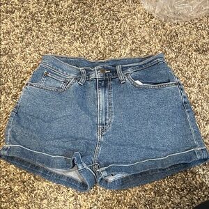 Levi's Classic Mid-Blue Denim Roll-Cuff Shorts